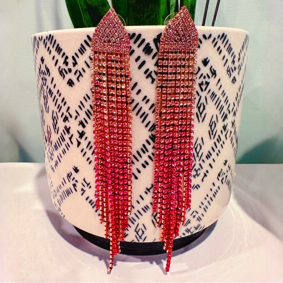 [ 2 FOR $25 ] PRETTY PINK LONG CHAIN EARRINGS - Picture 4 of 4